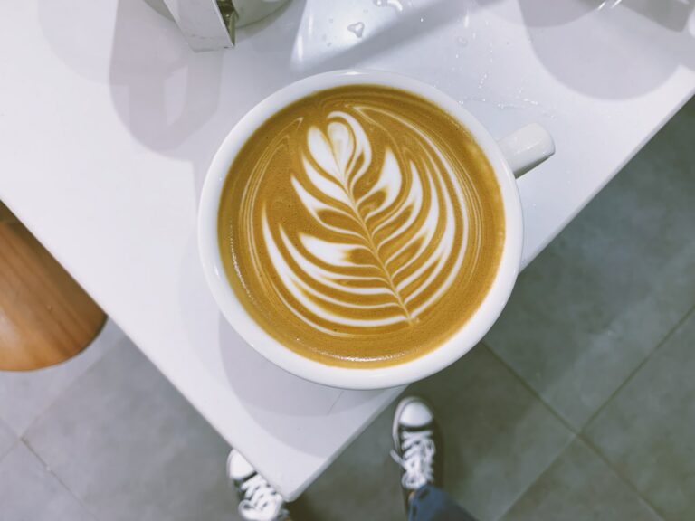 how to make a turmeric latte